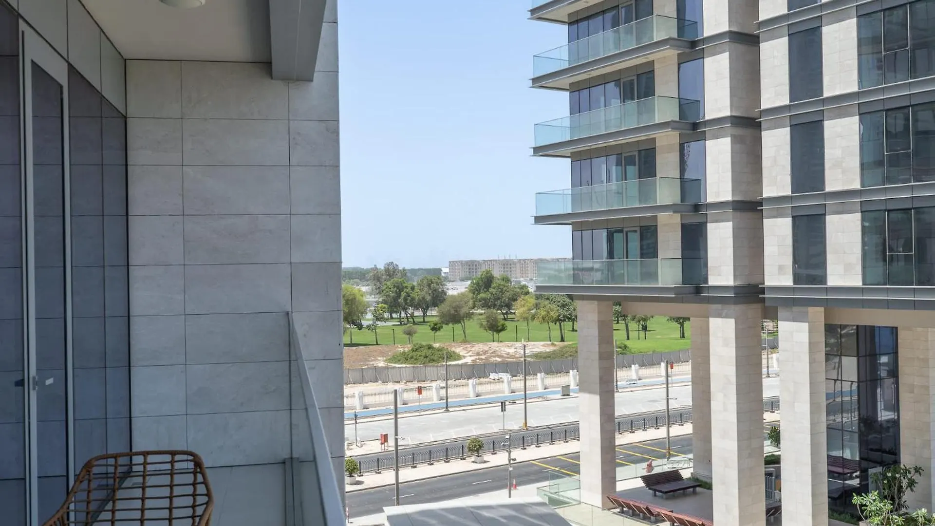 Apartment Waterfront Living With A Spacious Layout Dubai