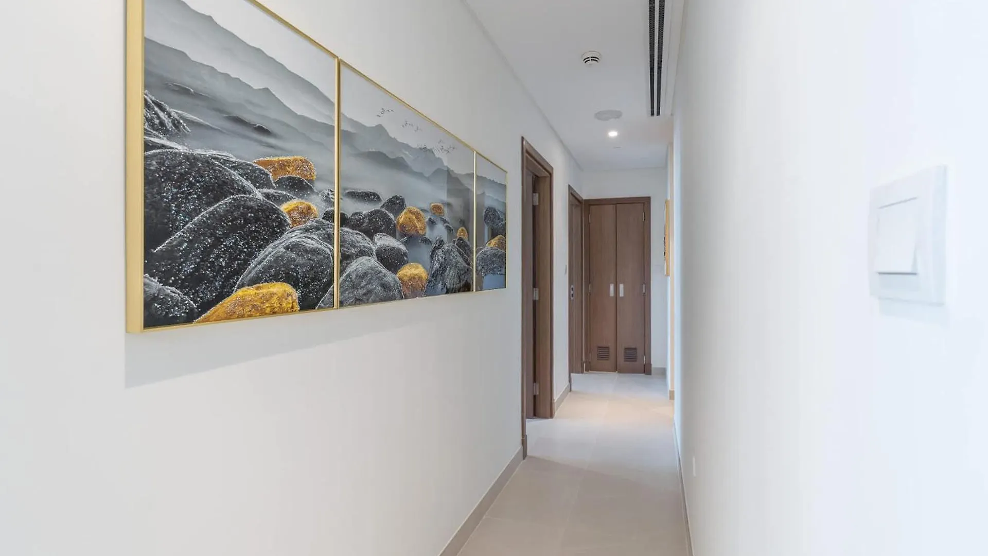 Waterfront Living With A Spacious Layout Dubai
