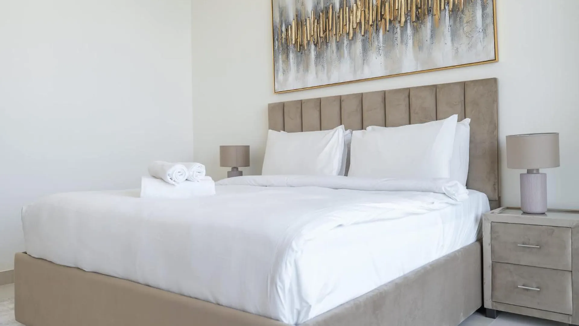 Waterfront Living With A Spacious Layout Dubai